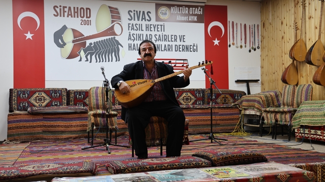 Yapay zeka Sivas türkülerine de el attı, aşıklar ikiye bölündü