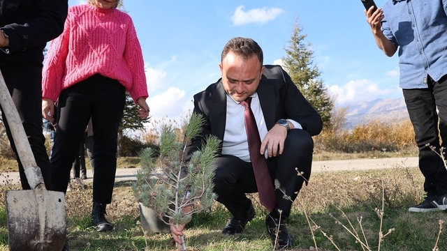 Çivril'de öğretmenler anısına fidan dikimi yapıldı