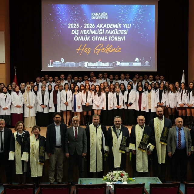 KBÜ'de diş hekimliği öğrencileri beyaz önlüklerini giydi