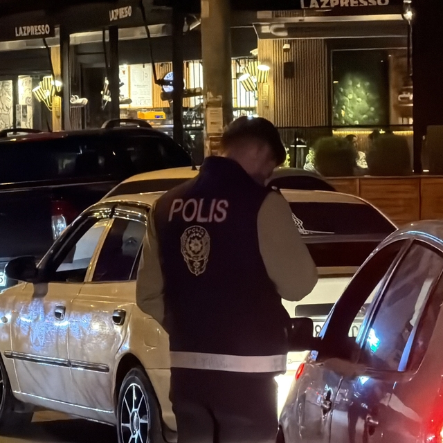 Düzce'de ambulansa yol vermeyen sürücü sağlık kontrolüne gönderiliyor
Vali...