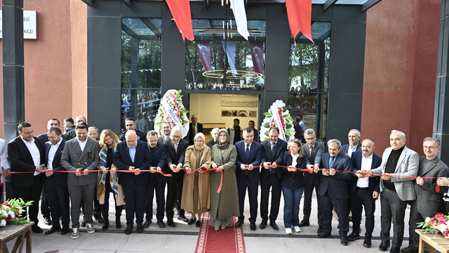 Demirci'de kültür, bilim ve teknoloji merkezi açıldı