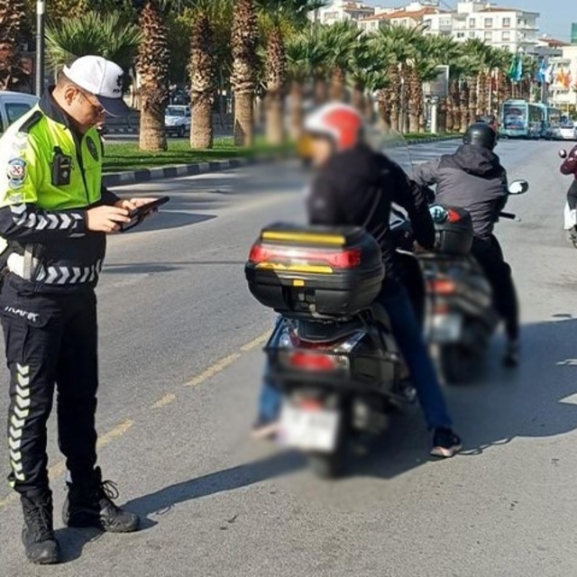 Motosikletlilere ceza yağdı