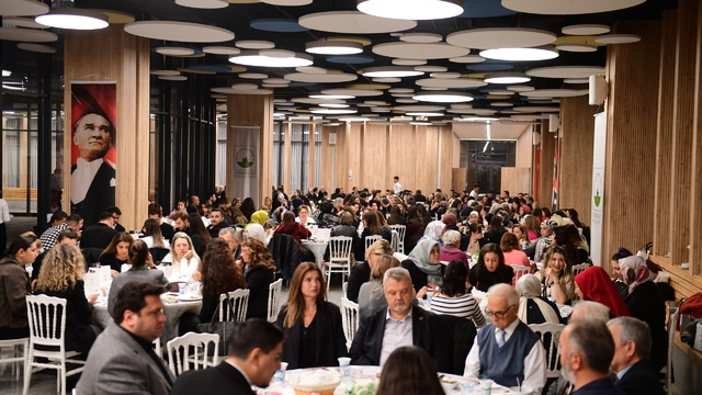 Osmangazi Belediyesi'nden eğitimcilere unutulmaz öğretmenler günü