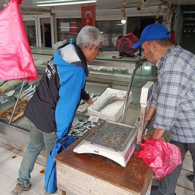 Gelibolu'da balık satış yerlerinde denetim