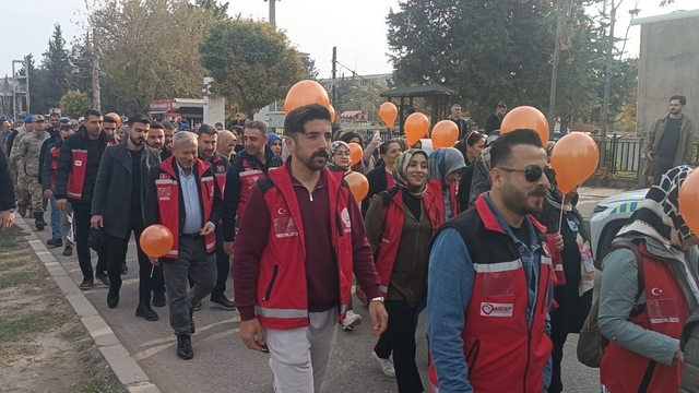 Adıyaman protokolü kadına şiddet için yürüdü