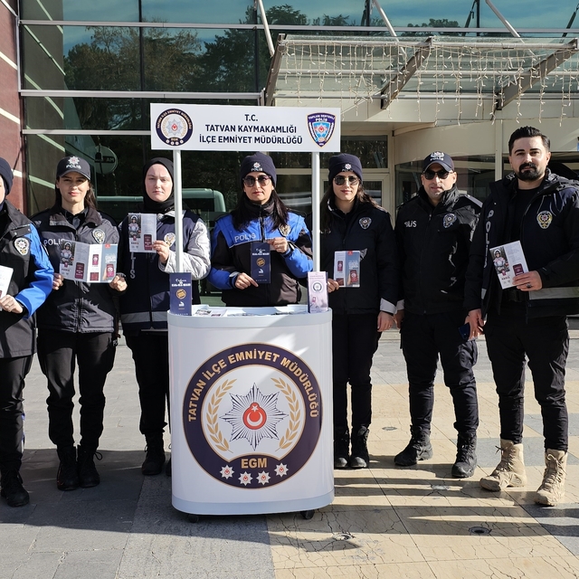 Tatvan Emniyet Müdürlüğünden bilgilendirme standı