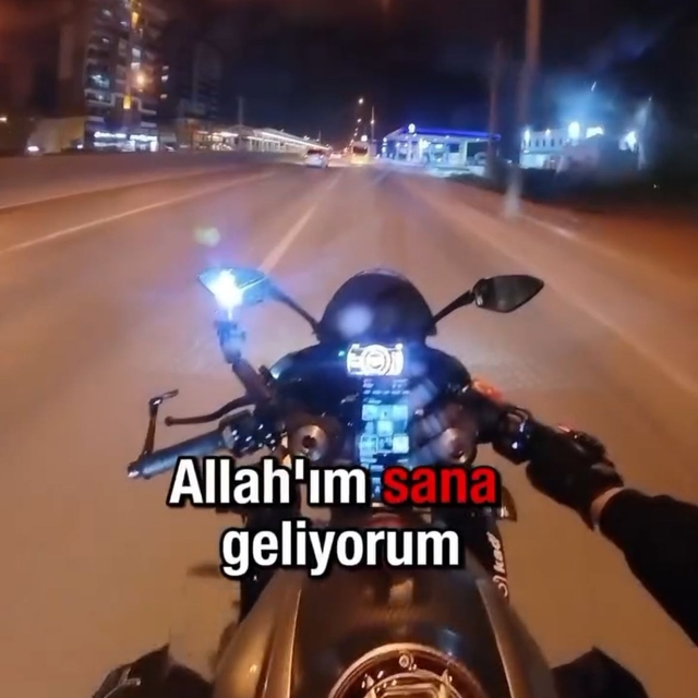 'Allah'ım sana geliyorum' diyen motosikletlinin kaza yaptığı anlar kamerada