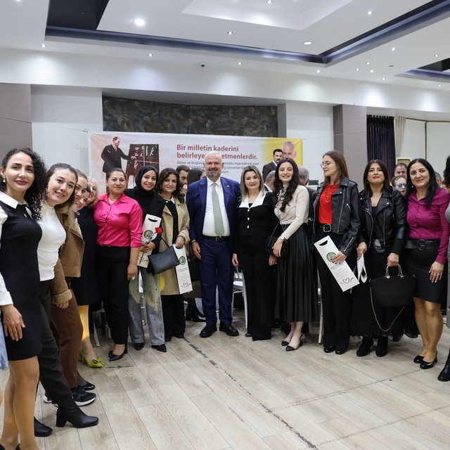 Başkan Pehlivan: "Hayatta takdire değer ne varsa, temelinde bir öğretmenin...