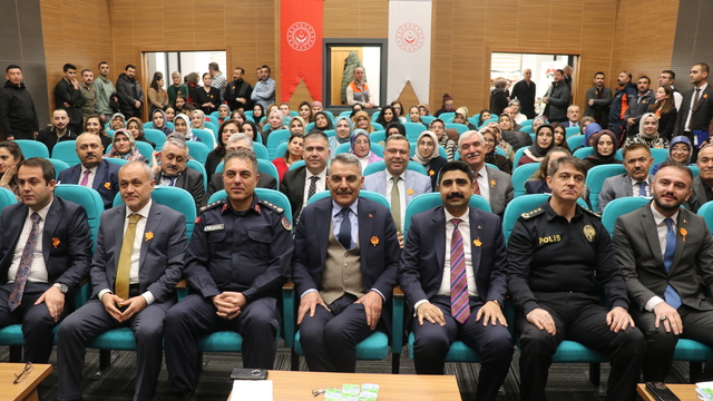 Yozgat'ta "Kadına Yönelik Şiddete Karşı Uluslararası Mücadele Günü" programı düzenlendi