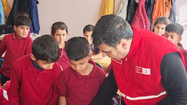 Türk Kızılay Sur Şubesinden "Bir Kitap Bin Umut" kampanyası