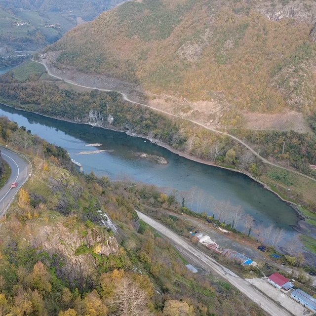 Suat Uğurlu Barajı'nda bakım tamamlandı, su salımına başlandı