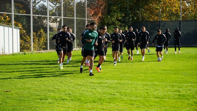 Kocaelispor, Gençlerbirliği maçına hazırlanıyor
Ahmet Oğuz: "Kim daha çok isterse o kazanacaktır"
"Her maçı kazanmaya oynamak durumundayız"