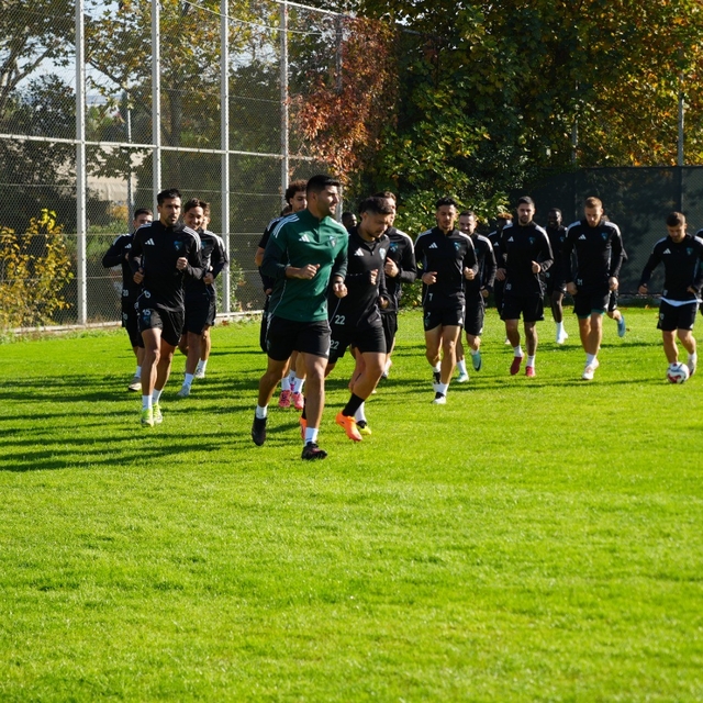 Kocaelispor, Gençlerbirliği maçına hazırlanıyor
Ahmet Oğuz: "Kim daha çok i...