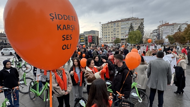 Çorum'da kadına yönelik şiddete "bisikletli kortej" ile dikkat çekildi