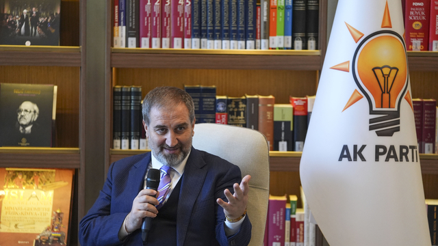 AK Parti Genel Başkan Yardımcısı Şen, "Kütüphane Sohbetleri" programına konuk oldu: