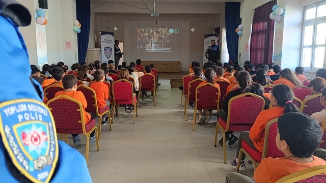 Niğde'de öğrencilere 'güvenlik ve akran zorbalığı' eğitimi