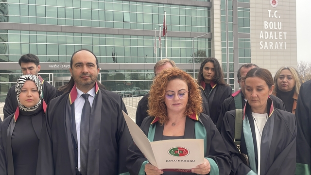 Bolu'da 25 Kasım Kadına Yönelik Şiddete Uluslararası Mücadele Günü dolayısıyla açıklama yapıldı