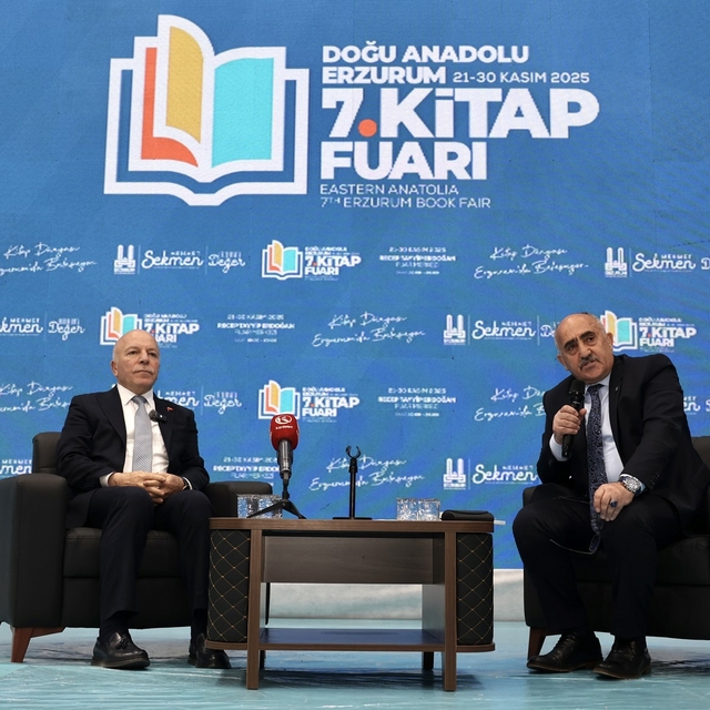 Başkan Sekmen kitapseverlerle buluştu