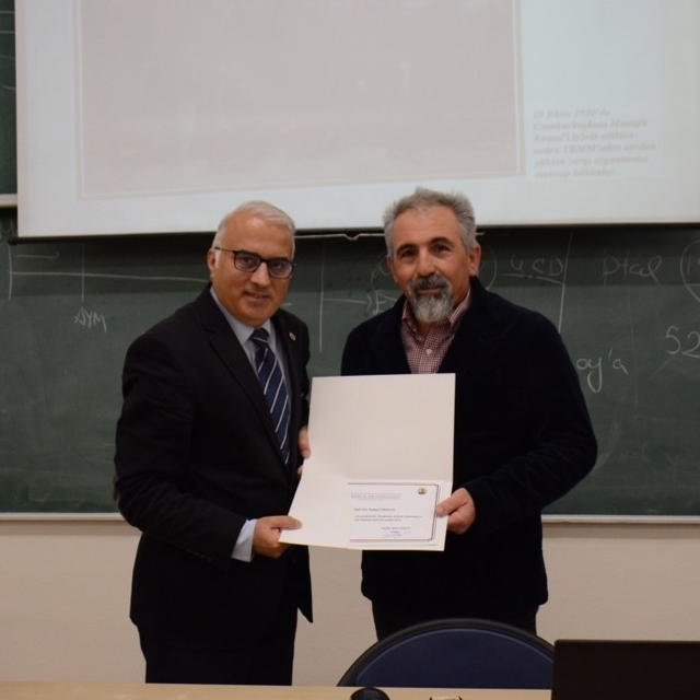 'Başöğretmen Atatürk, Modernleşme ve Hukuk' konferansı gerçekleştirildi