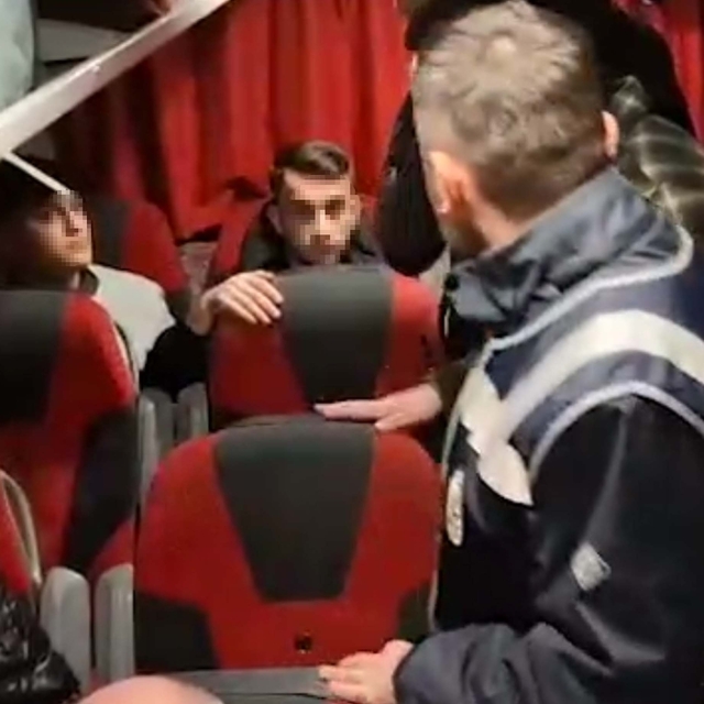 Telefonla aradıkları kadını 2 milyon lira dolandıran şüpheliler, Bilecik'te...