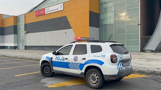 Voleybol turnuvasında bıçaklı kavga: 3 yaralı