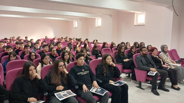 Gençler, 'Dijital Okuryazarlık ve Dezenformasyonla Mücadele' konularında bilinçleniyor