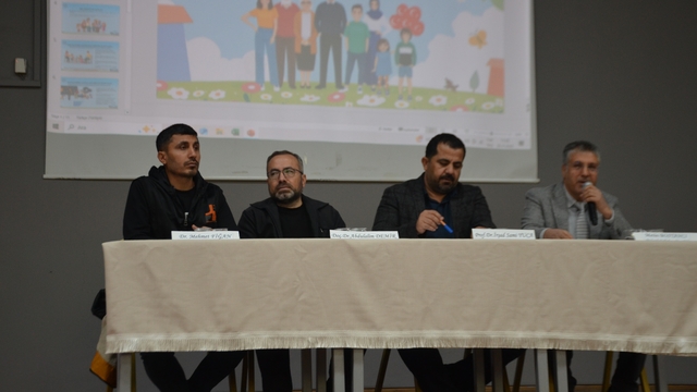 Bulanık'ta "Maarif Modeli Aile Konferansı" yoğun ilgi gördü