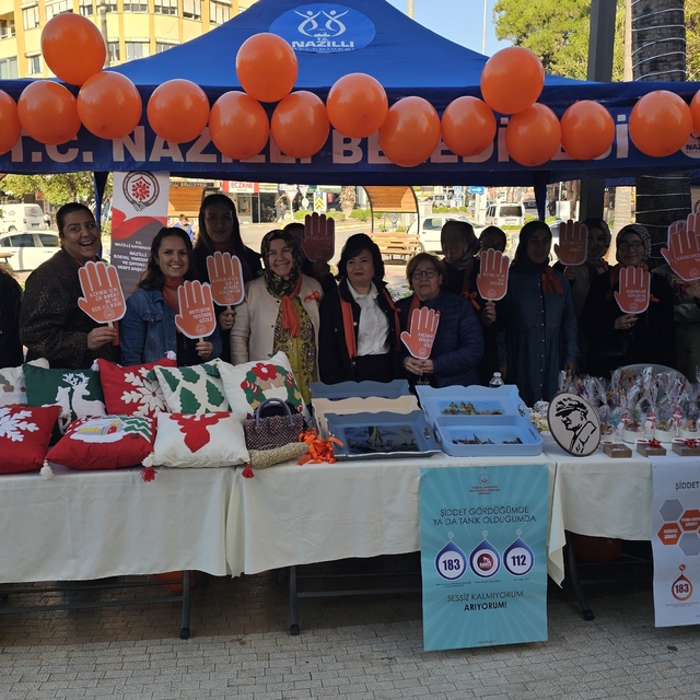 El emeği ürünleriyle 'kadına şiddete' dikkat çektiler