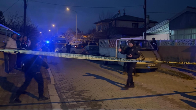 Erzincan'da baba ve oğlu evde ölü bulundu