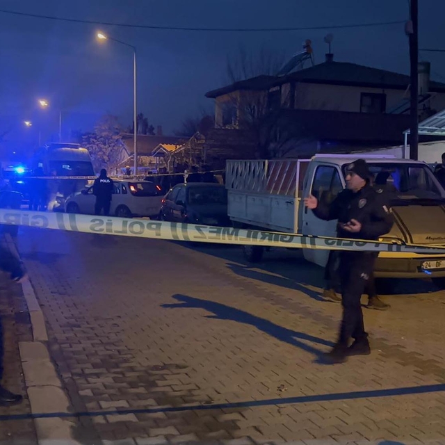 Erzincan'da baba ve oğlu evde ölü bulundu