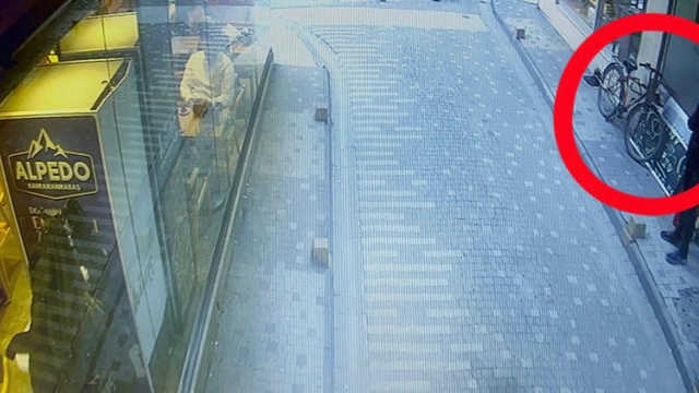 Ordu'da kasklı soyguncu kuyumcudan 5 kilo altınla kaçtı