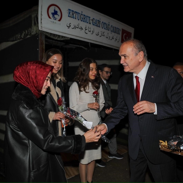 Eğitim camiası düzenlenen programda bir araya geldi
Vali Aslan "Öğretmenler...