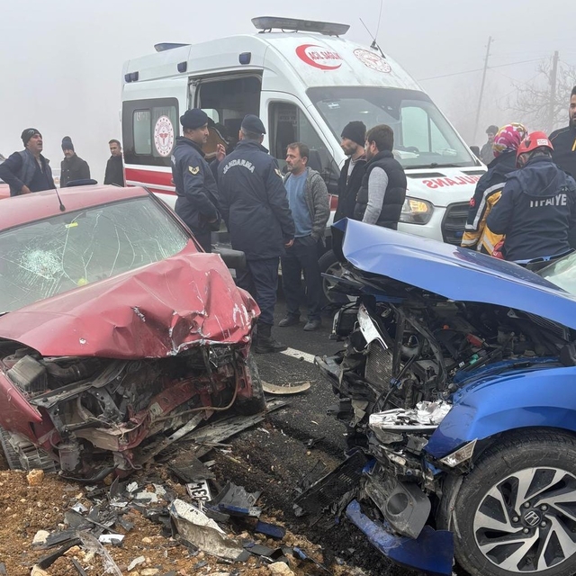 Malatya'da iki otomobil çarpıştı: 5 yaralı