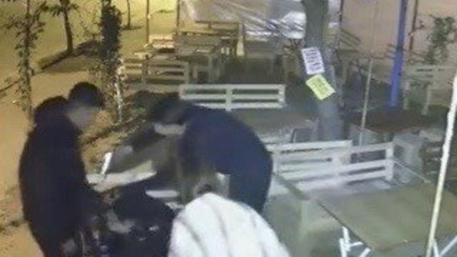 Kafede kız kardeşinin başına tabanca dayayıp, şaka yaptığını öne süren ağabey gözaltında