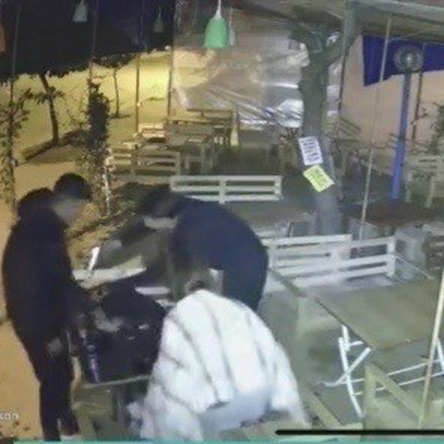 Kafede kız kardeşinin başına tabanca dayayıp, şaka yaptığını öne süren ağab...