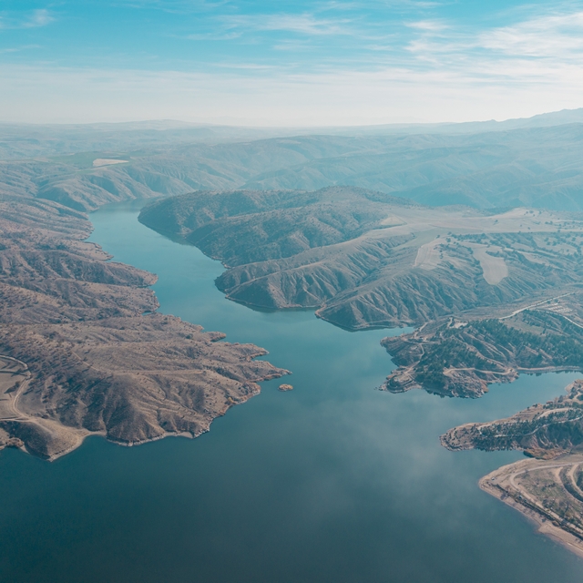 Bozkırın ortasında mest eden mavi