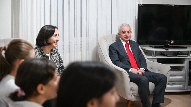 Kırklareli Valisi Turan, devlet korumasındaki çocukları ziyaret etti