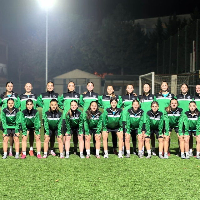 İlçede doğan sporculardan oluşan İnegöl Turgutalpspor Kadın Futbol Takımı'n...