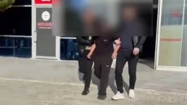 Tekirdağ'da Kur'an-ı Kerim'i ve bayrağı yakmak isteyen şahıs yakalandı