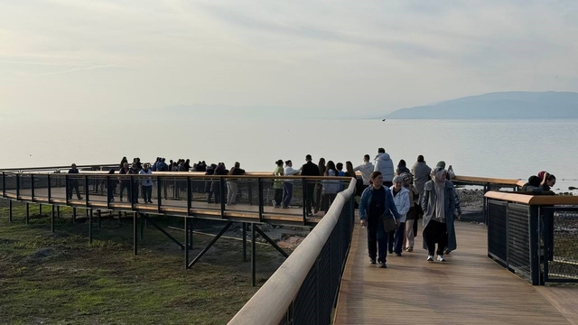 Papa'nın ayin yapacağı İznik'teki bazilika havadan görüntülendi...Bazilika için yeni statü
İznik'teki tarihi bazilika alanı ören yeri statüsüne kavuştu
Papa 14. Leo'nun ziyareti öncesi bölge dünya gündemine taşındı.
Cuma günü Papa'nın dua edeceği bazilika ve çevresine kurulan platformun son hali havadan görüntülendi