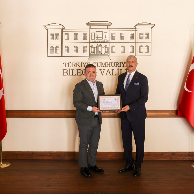 Bilecik'in sevilen müdürü Suat Günbey veda ediyor