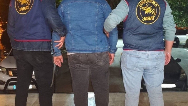 Sınava düzenekle girdi yakalandı