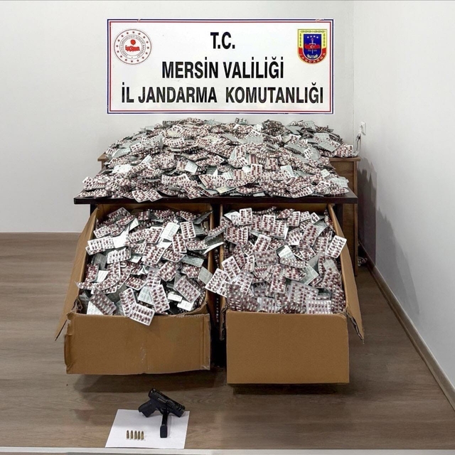 Mersin'de 448 bin adet hap ele geçirildi: 4 tutuklama