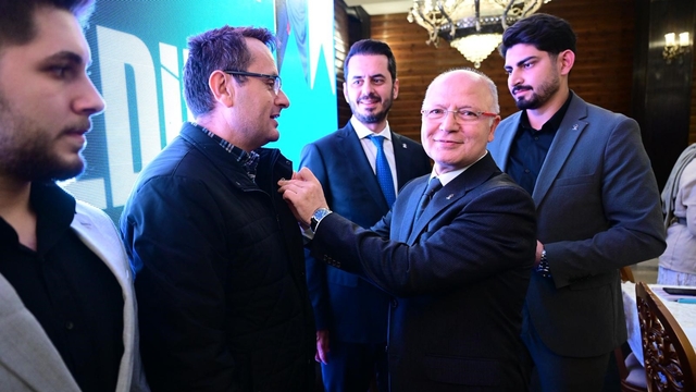 AK Parti Bursa'ya rekor yeni üye katılımı