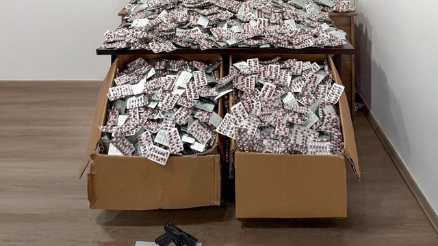 Mersin'de 448 bin uyuşturucu hap ele geçirildi