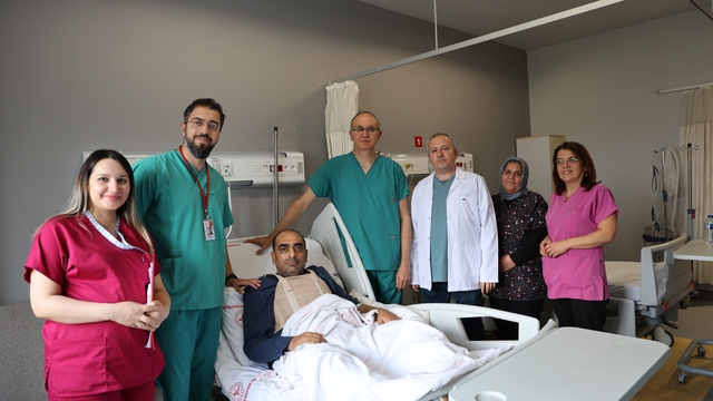 Depremden sonra yapılan hastanede 100'üncü açık kalp ameliyatı başarıyla tamamlandı