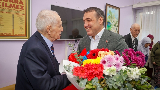 Vali Sözer'den emekli öğretmenlere anlamlı buluşma