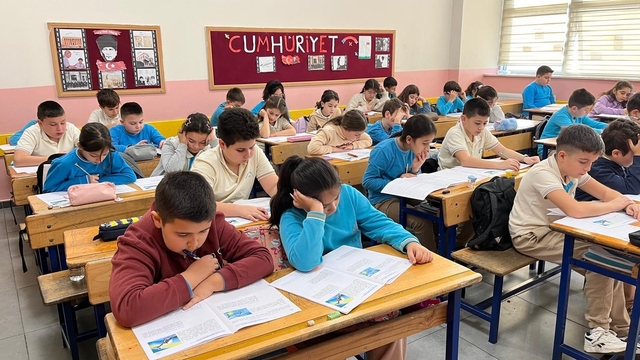 Düzce'de 4. sınıf öğrencilerine "okuduğunu anlama" takibi