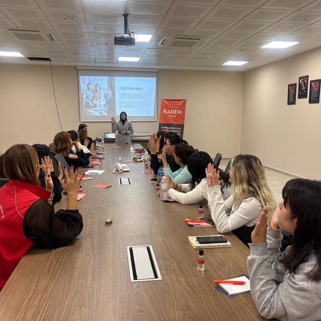 Yurtta kalan öğrencilere bilgilendirmede bulunuldu