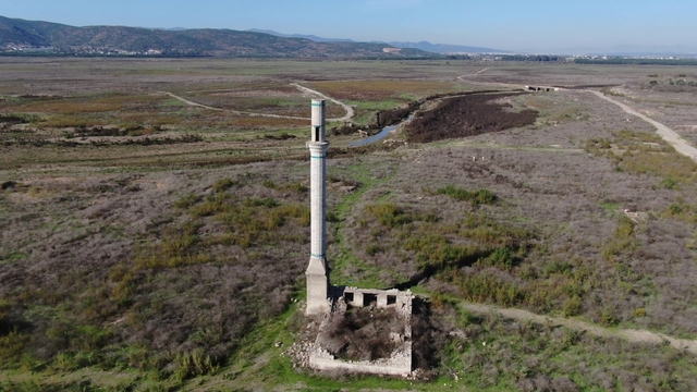 İzmir'in can damarı kritik eşikte
Tahtalı'da su seviyesi yüzde 1.12'ye geriledi
Tahtalı'da su seviyesi, geçen yıla göre 10 kat geriledi